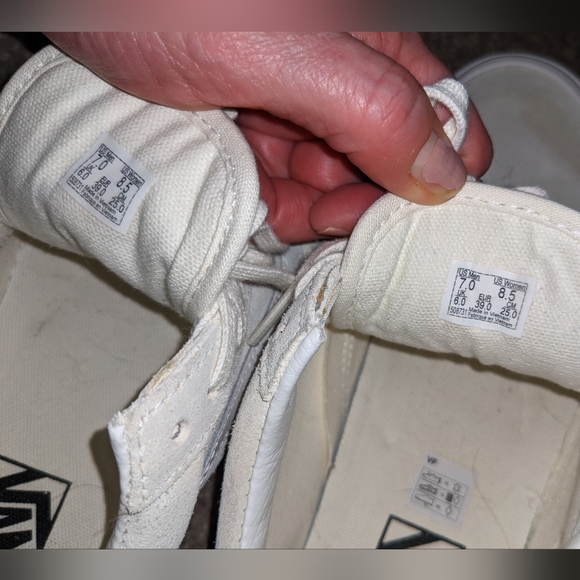 Van's Old Skool white suede low tops - Picture 7 of 7